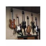 Gitar Duvar Askısı, Sağlam Kanca Yapısıyla Enstrümanınızı Güvenle Tutar.