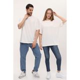 giyadda Unisex Kırık Beyaz Oversize Bol Kalıp Basic T-Shirt (Sevgili Çift Kombini Tavsiyesi)