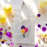 Göksunun İzi - El Yapımı Renkli Balon Figürlü Punch Bez Çanta – Mor, Sarı Ve Pembe Balon Desenli Bez Omuz Çantası - Açık Bej
