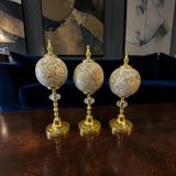 Golden Mosaic Küre Dekoratif Obje Seti – Altın Detaylı Lüks Modern 3’lü Masa Üstü Ev Dekor