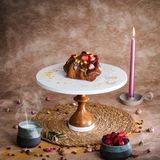 Goodwood Mummy Ahşap Ayaklı Siyah Yuvarlak Pasta Sunum Servis Tabağı - Beyaz - Kahverengi