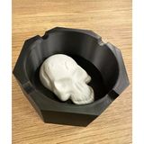 Gotik Tasarım Kurukafa Figürlü Küllük - 3D Baskı Dekoratif Siyah Ve Beyaz Masa Üstü Aksesuarı