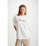 Grimelange Elestren Kadın Oversize Kısa Kollu Önü Kırmızı Yazi Detaylı Ekru T-Shirt