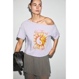 Grimelange Qaly Kadın Kayık Yaka Tek Omuz Kısa Kol Ön ve Arka Baskı Detaylı Relaxed Lila T-Shirt - XS