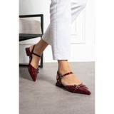 Güllü Shoes Bordo Rugan Bilekten Bağlamalı Çift Gümüş Tokalı Sivri Burun Düşük Topuk Kadın Babet Ayakkabı