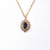 Gümüş Kolye - Oval Mistik Topaz Taşlı Yanları Zirkon Taşlı Modern Tasarım 925 Ayar Gümüş Kolye
