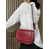 Günlük Kadın Omuz Çantası Dikiş Detaylı Ayarlanabilir Çapraz Askılı Şık Sade 4000 - 18 x 23 x 15 cm - Kırmızı