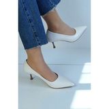 Hakiki Deri Beyaz Kadın Stiletto – 7 cm Metal Ince Topuk Şık Sivri Burun Topuklu Ayakkabı