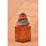 Handan Uzunoğlu by Uzunoğlu El Yapımı Özel Tasarım Karabiber Baharat Kavanozu - 700 ml - Vakumlu Ahşap Kapaklı (Turuncu Detaylı) - Dark Amber Çiçekli Cam - Mutfak ve Ev Dekorasyonu