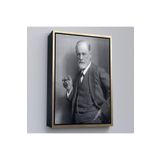 Harita Sepeti Çerçeveli Sigmund Freud Elinde Puro İle Siyah Beyaz Fotoğrafı Kanvas Tablo-5238 25 X 35 Altın Frm_5238