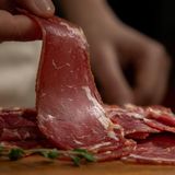 Hasanbey Çiftliği Dana Bifteğinden Çemeni Sıyrılmış Pastırma (80 Gr)