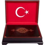 Hayrat Neşriyat Ahşap Kutulu Kur'an-I Kerim - Rahle Boy 19X28 cm Risale Mağazası - Ay Yıldız Bayraklı Kuranı Kerim - Ayyıldızlı Kuran - Büyük Boy Sandıklı Kuran - Çeyizlik Gelin Damat Kuranı Türk Bayrağı Türkiye