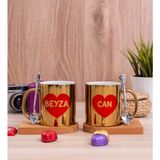 Hediye Dükkanı Kişiye Özel Isim Yazılı Kırmızı Kalpli Ikili Ahşap Altlıklı Gold Kupa