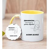 Hediye Dükkanı Kişiye Özel Varmış Ki Yemiş Diyelim Esprili Sarı Kupa Bardak ve Anahtarlık