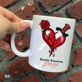 Hediyeci Abla Size Özel Kalp Gül Hançer Benim Kanayan Yaram Seramik Baskılı Beyaz Kupa Bardak