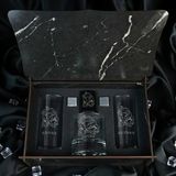 Hediyelerin Efendisi Ahşap Kutulu Boğa Figürlü Kişiye Özel Rakı, Çakmak ve Taşlı Viski Kadehi Seti - Siyah
