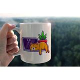 Hediyene Bak Yorgun Sevimli Kedi Baskılı Seramik Kahve Çay Kupası - Beyaz - 330 ml