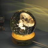 Hediyesahibi Kişiye Özel Işıklı Ahşap Kaideli Astronot Temalı Cam Küre 8*6cm