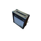 High Tone HT-20E Ekolu Kombo Gitar Amfisi | Dahili Eko Efekti Çift Kanal Giriş Profesyonel Ekolayzer Kontrolü
