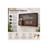 Hippodeco Kişiselleştirilebilir Ceviz Ahşap Desenli Mdf Kapı Süsü – Aile Ismi ve Kapı Numaralı Tabela