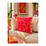 Homeilla Retro Çiçek Desenli Dekoratif Kırlent 40x40 cm 5 cm Kenar Kalınlıklı Fuşya Turuncu Kırlent