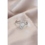 HomeStore Ayarlamalı Silver Renk Metal Zirkon ve Kristal Taşlı Damla Model Yüzük