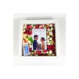 Hometaş Ev Ürünleri LED Aydınlatmalı 25x25 Fotoğraf Çerçevesi, Fotoğraf Bölümlü 10x15 Anı Çerçevesi Hediyesi