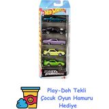 Hot Wheels 5'li Fast & Furious Araba Seti, Hızlı ve Öfkeli Filmlerindeki Arabalardan Ilham Alan 5 Adet 1:64 Ölçekli Metal Araç, JDR19 + Play-Doh Oyun Hamuru