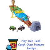 Hot Wheels Monster Trucks Bigfoot ve Gunkster, Kolayca Saklama Özelliğiyle Monster Trucks Yıkım Pisti, HJG32 + Play-Doh Oyun Hamuru