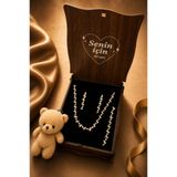 HUBANN Gold Zigzag Desenli Zirkon Taşlı 3’lü Takı Seti Kolye Küpe Bileklik Gelin Abiye Set Ayıcıklı Ahşap Kutulu