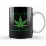 Humuts Porselen Beyaz Make Every Day National Marijuana Day Kupa Bardak
