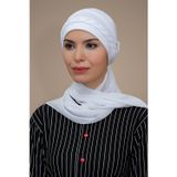 Hürrem Bone 1203A_42 Beyaz Sandy Kumaş Örgülü Güllü Şifon Atkılı Pratik Hazır Geçmeli Tesettür Bone