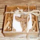 Huzur Soap Huzur Sabun, Balerin Kız Desenli Hediyelik ve Doğal El Yapımı Kokulu Sabun (Kahve ve Beyaz)
