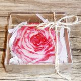 Huzur Soap Huzur Sabun, Kadife Çiçek Desenli Hediyelik ve Doğal El Yapımı Kokulu Sabun (Vişne ve Beyaz)