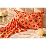 ICON SILK 'Sleep & Glow ' %100 Saf Ipek Yastık Kılıfı (Çilek Bahçesi) - Kırmızı - 50 cm * 70 cm
