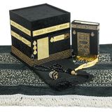İhvan Online Kuran-I Kerim, Eşarp, Tesbih ve Seccade Kabe Maketi Seti Siyah - 120 x 70 cm