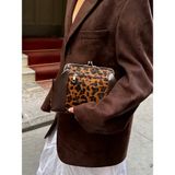 Ilot.Istanbul Ilot.ıstanbul | Leopar Desenli Tokalı Klipsli Peluş Clutch Abiye Portföy Çanta Statement Model