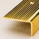 İnan Yapı L Model Metal Merdiven Basamak Profili Çıtası Köşebent Bitim Profil Altın Gold Rengi 4CM*2CM*90CM