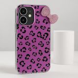 iPhone 16 Pro Max ile Uyumlu Parlak Leopar Desenli Taşlı Fiyonk Telefon Kılıfı – Şok Emici, Çizilmez, Esnek Koruma Kapak, Şeffaf Kenarlı Tasarım Pink