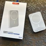 Iphone Uyumlu Magsafe Powerbank Kablosuz Şarj Aleti 15W 5000 Mah PB-140 - Beyaz