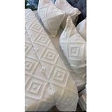 Iskandinav Çift Kişilik Yatak Örtüsü 240 x 250 cm ve 2 Adet Yastık Ekru - Beyaz