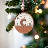 İskandinav Tarzı Ç Harfi Yılbaşı Ağaç Süsü, Kişiye Özel Minimalist Noel Baba Desenli Ceviz