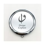 İşte Bu Kişiye Özel İsimli Vav ve Elif Baskılı Daire Metal Ayna Çanta, Cep ve Makyaj Aynası - Gümüş
