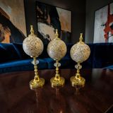 Ivory Gold Mosaic Küre Dekoratif Obje Seti – Krem Mermer Desenli Lüks Modern 3’lü Masa Üstü Ev Dekor