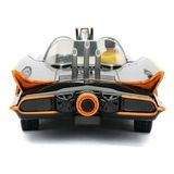 Jada Classic TV Series Batmobile and Batman 1/24 Model Araba