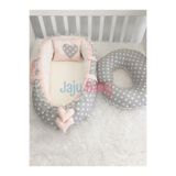 Jaju Baby Nest Gri Yıldızlı Lüx Babynest Anne Yanı Bebek Yatağı, Baş Yastığı ve Emzirme Yastığı Set
