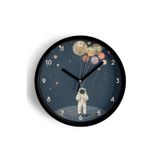 Jhaar Uzay - Astronot - Gezegen Temalı Çocuk Odası Modern Duvar Saati - 25Cm - Önü Camlı Siyah Kasa