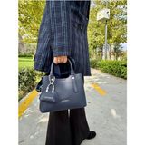 Just Polo Kadın Orijinal Just Polo Yeni Sezon 3 Bölmeli Yumuşak Deri Şık El ve Omuz Çantası Shopper 22 x 18 cm - Lacivert
