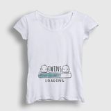 Kadın Beyaz Twins Loading Boys Yükleniyor Doğum Hamilelik T-Shirt 535412TT - XL