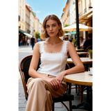 Kadın Bluz Vücuda Oturan Kare Yaka Kalın Askılı Kolsuz Crop Fırfırlı Fitilli Esnek Örme Düz Desen